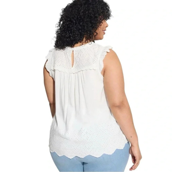 Torrid White Eyelet Top Plus Size 5 (28) Cloud Dancer Blouse Pintuck Whimsy Twee - Picture 3 of 4